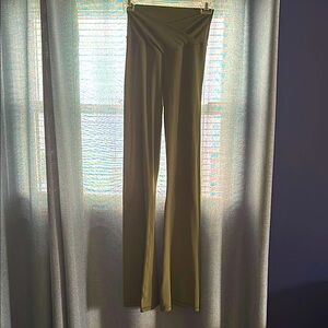 🧘‍♀️ Olive Green Women's Yoga Pants